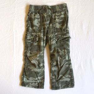 old navy camo straight leg cargo pants 2T unisex toddler